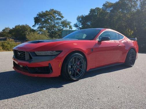 2025 Ford Mustang Dark Horse