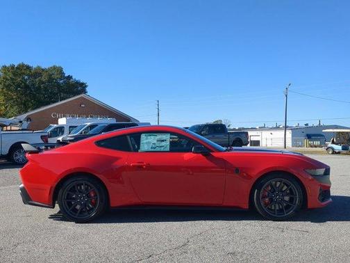 2025 Ford Mustang Dark Horse