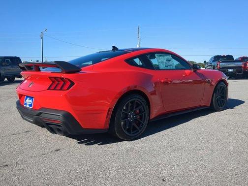 2025 Ford Mustang Dark Horse