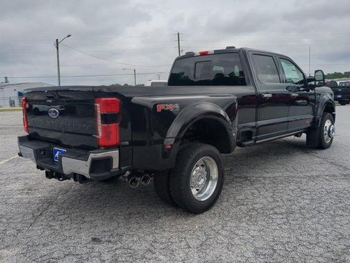 2025 Ford F-450 Lariat