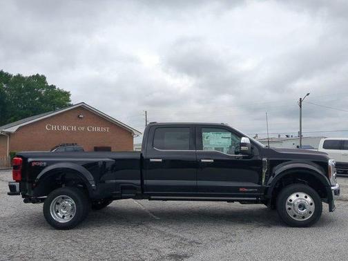 2025 Ford F-450 Lariat