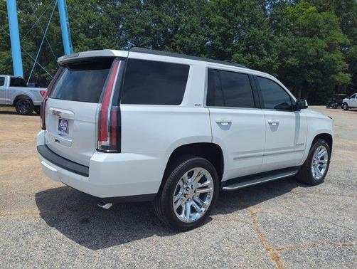White Frost Tri-Coat 2017 GMC Yukon SLT