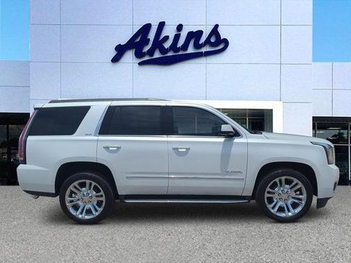 White Frost Tri-Coat 2017 GMC Yukon SLT