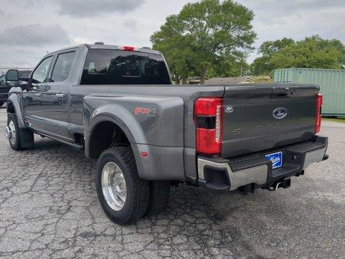 2025 Ford F-450 Lariat