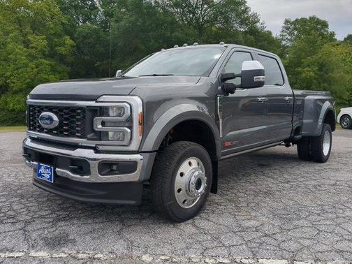 2025 Ford F-450 Lariat