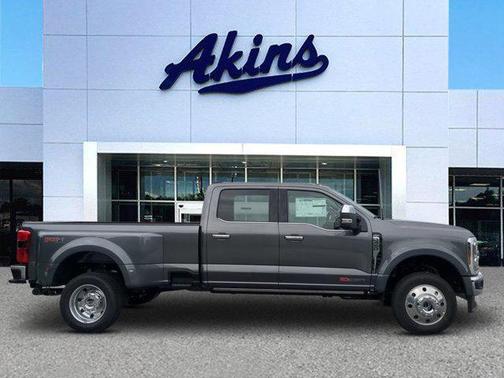 2025 Ford F-450 Lariat