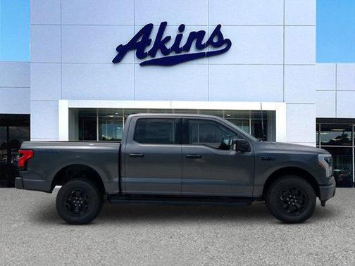 2025 Ford F-150 Lightning XLT