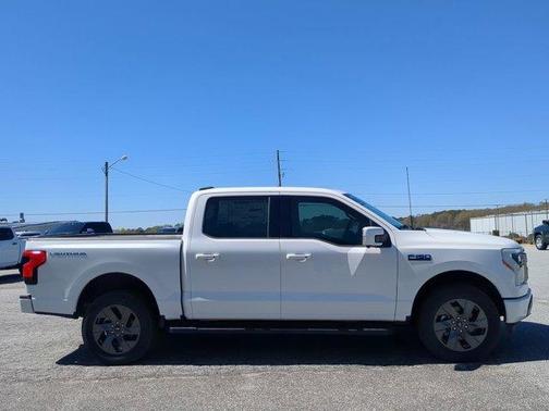 2025 Ford F-150 Lightning LARIAT