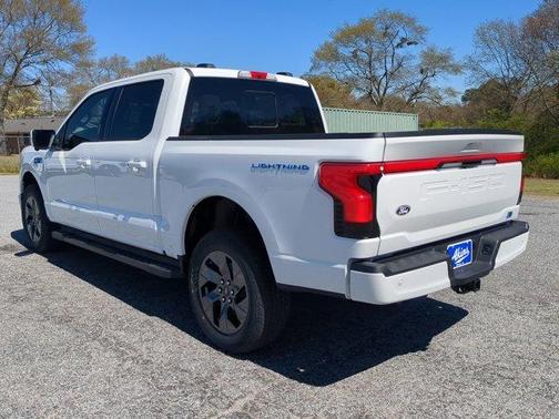2025 Ford F-150 Lightning LARIAT