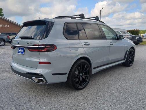 2024 BMW X7 xDrive40i