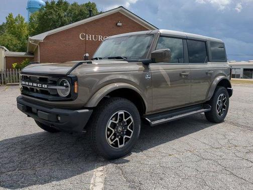 2025 Ford Bronco Outer Banks
