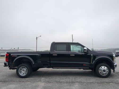 2025 Ford F-450 Lariat