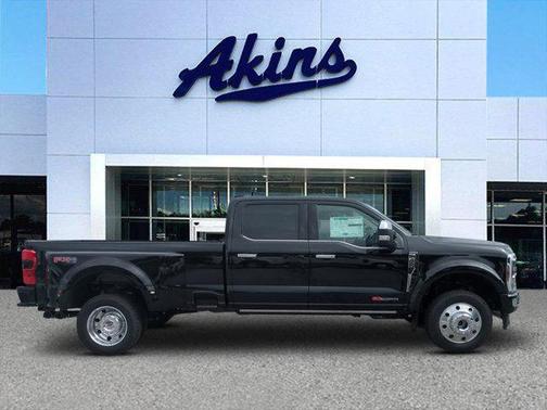 2025 Ford F-450 Platinum