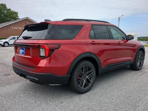 2025 Ford Explorer ST-Line