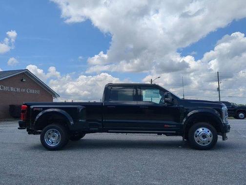 2025 Ford F-450 Platinum