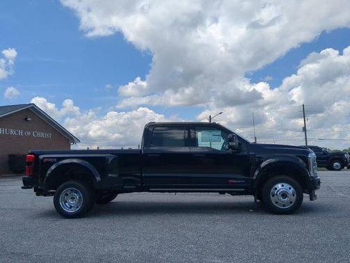 2025 Ford F-450 Platinum