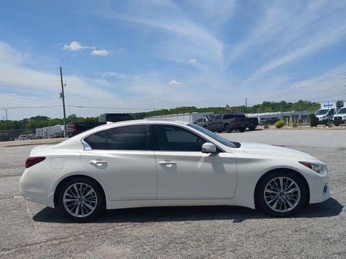 Majestic White 2023 INFINITI Q50 LUXE