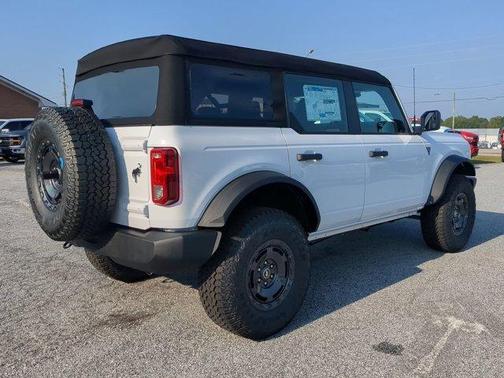 2025 Ford Bronco Base