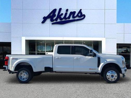 2025 Ford F-450 Platinum