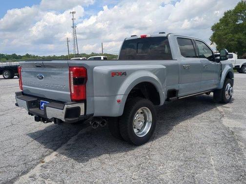 2025 Ford F-450 Lariat