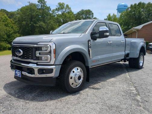 2025 Ford F-450 Lariat
