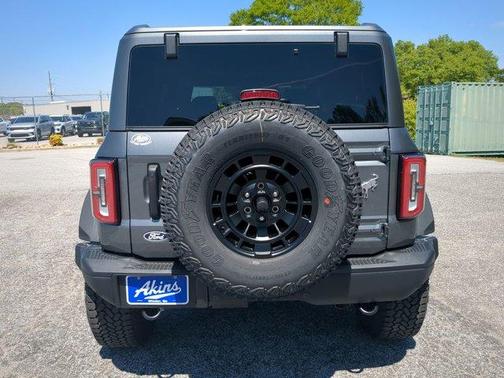Carbonized Gray 2026 Ford Bronco Badlands