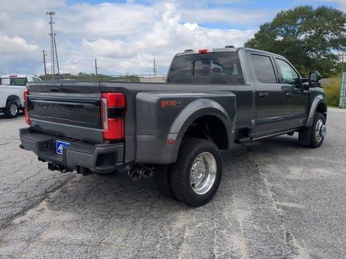 2025 Ford F-450 Platinum
