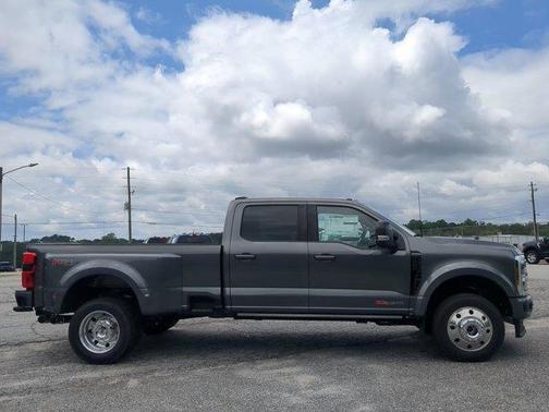 2025 Ford F-450 Platinum