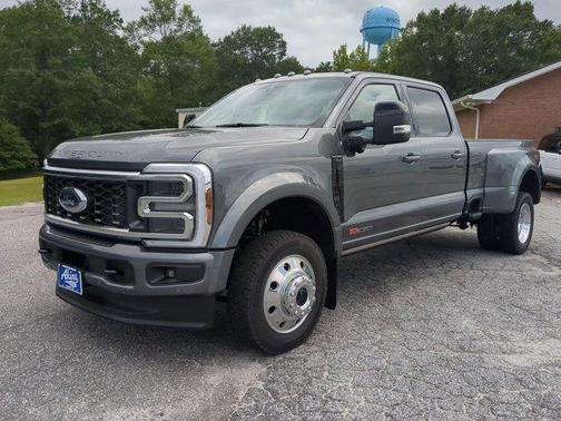 2025 Ford F-450 Platinum