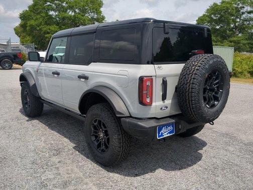 Avalanche Gray 2026 Ford Bronco Badlands