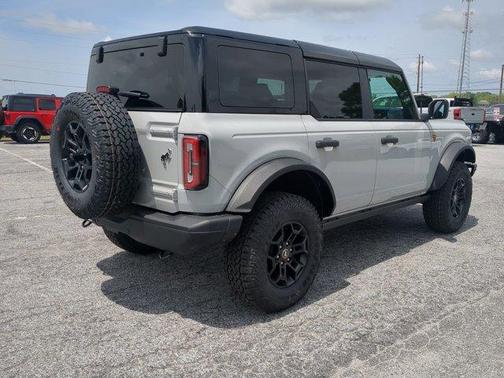 Avalanche Gray 2026 Ford Bronco Badlands