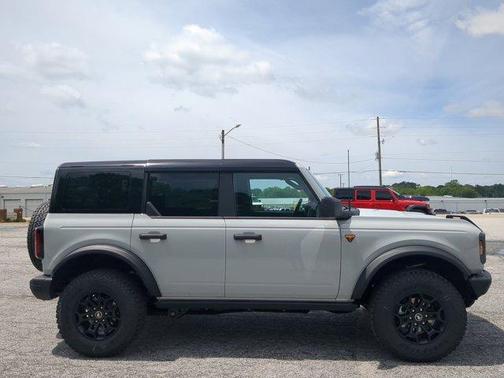 Avalanche Gray 2026 Ford Bronco Badlands
