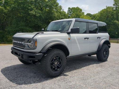 Avalanche Gray 2026 Ford Bronco Badlands
