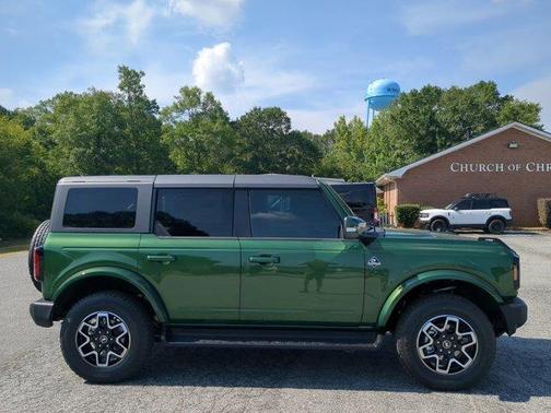 2025 Ford Bronco Outer Banks