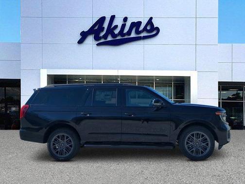 Agate Black 2026 Ford Expedition Max Platinum