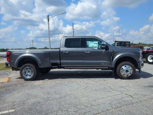 2026 Ford F-450 Lariat