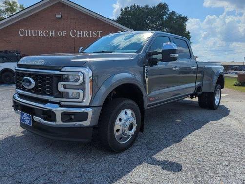 2026 Ford F-450 Lariat