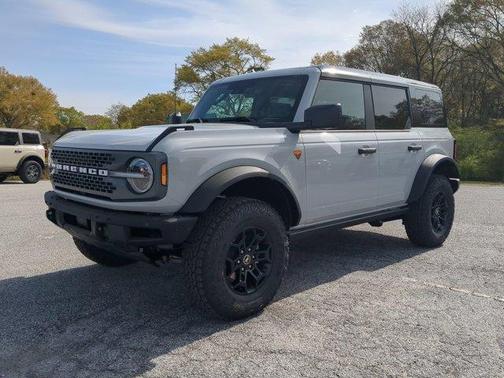 Avalanche Gray 2026 Ford Bronco Badlands