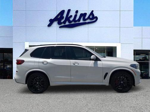 2022 BMW X5 M50i