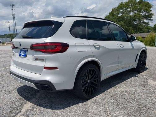 2022 BMW X5 M50i