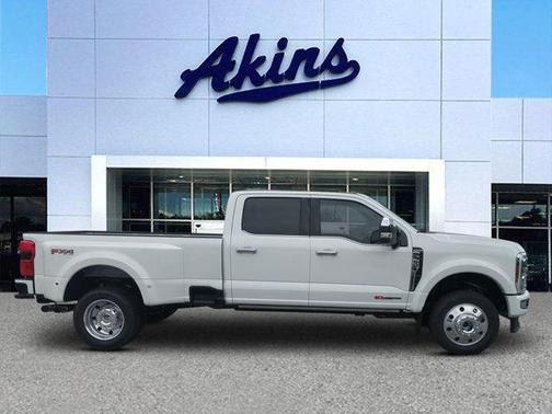 2025 Ford F-450 Platinum