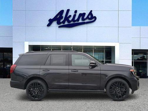 Dark Matter Gray Metallic 2027 Ford Expedition Platinum