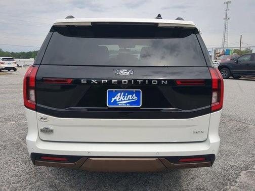 Star White 2026 Ford Expedition Max King Ranch