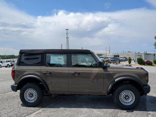 2025 Ford Bronco Base
