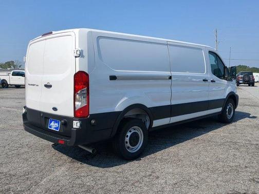 2025 Ford Transit-250 XL