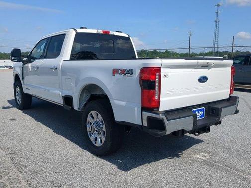 2025 Ford F-350 Lariat Super Duty