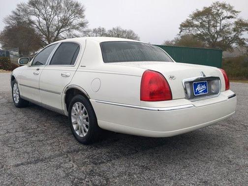2006 Lincoln Town Car Signature