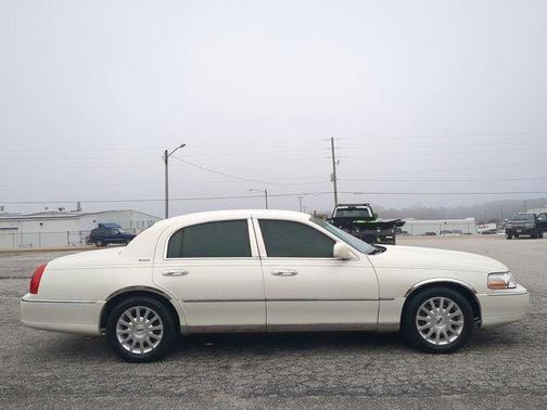 2006 Lincoln Town Car Signature