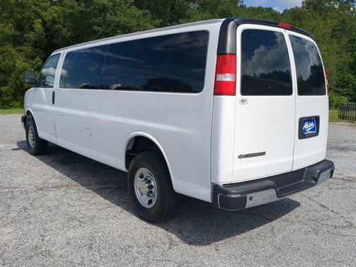 2024 Chevrolet Express 3500 LT