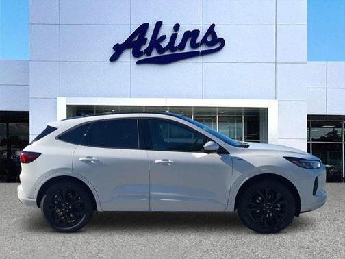 2026 Ford Escape ST-Line Elite